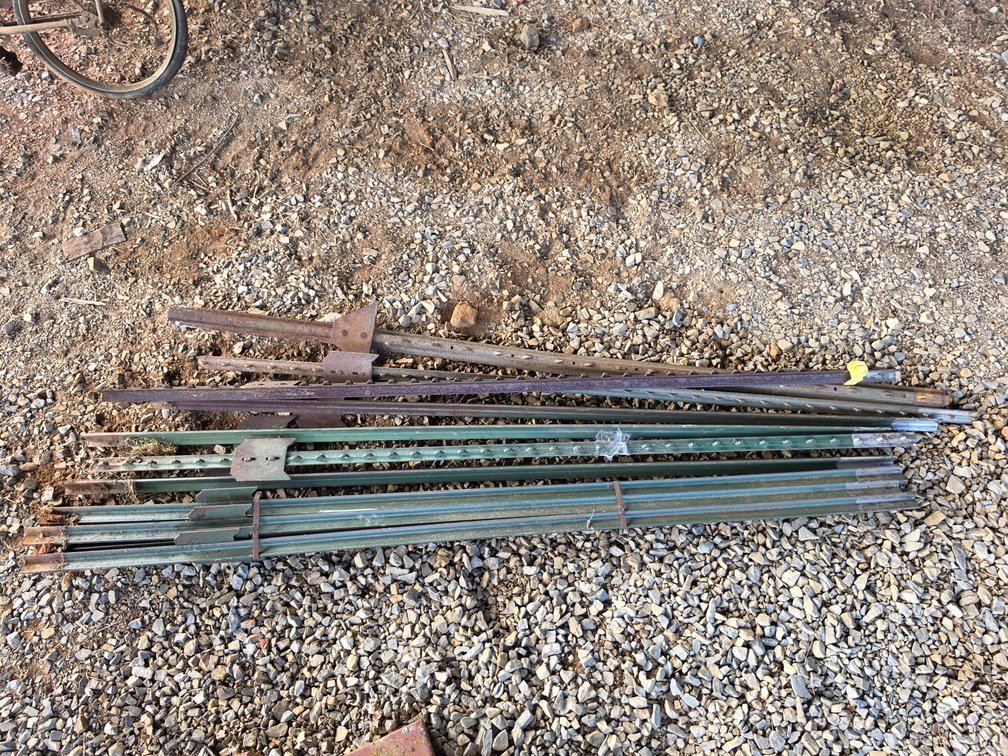 (10) 6' T Posts