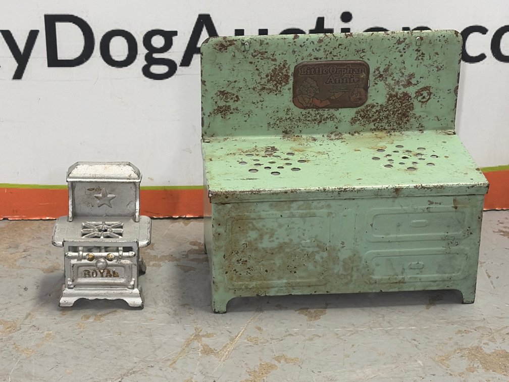 Little Orphan Annie Stove - "Star" Metal Stove