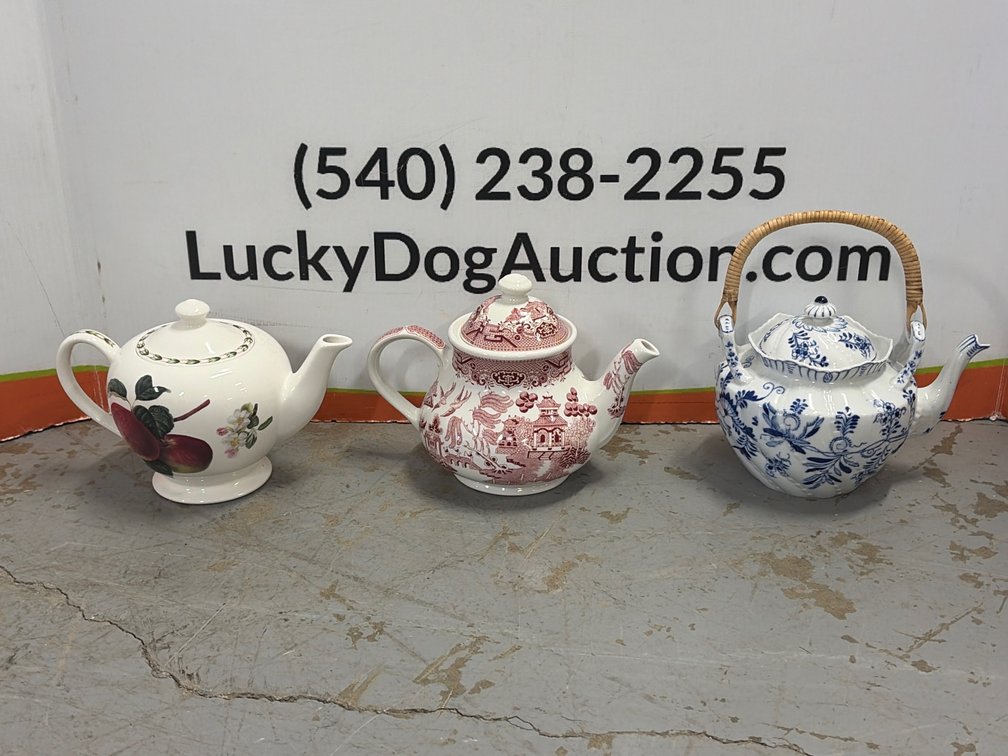 Ceramic and Fine China Teapots with Lids