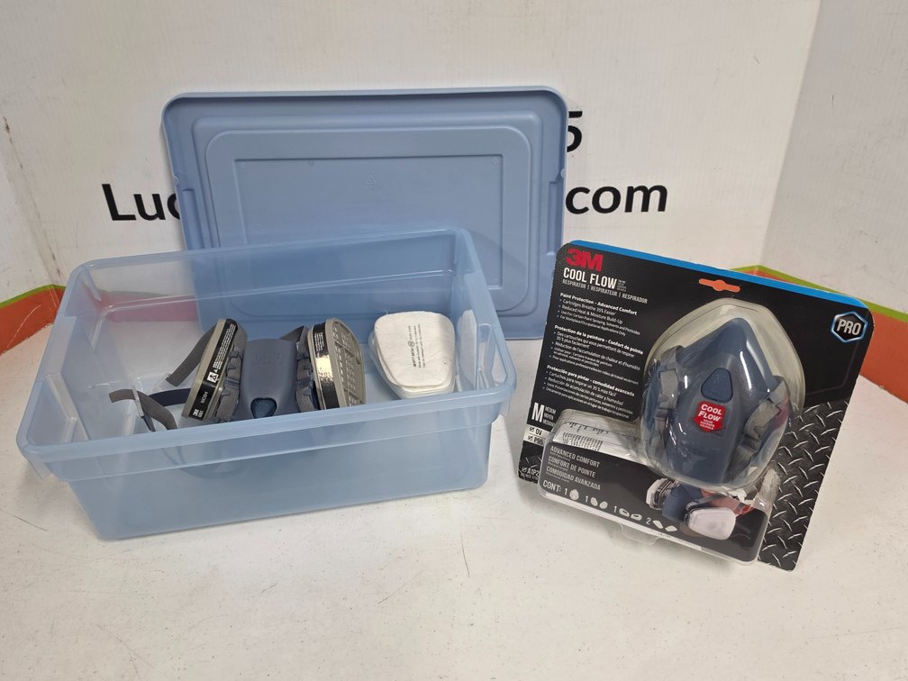 (2) 3M Cool Flow Respirator Masks - Tote Included