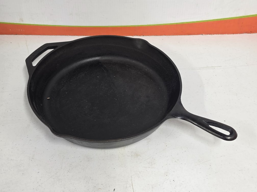 Lodge 12" Cast Iron Skillet