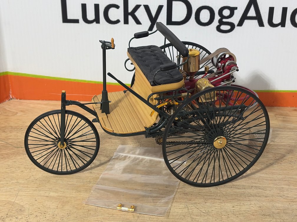 The Franklin Mint 1886 Benz Patent Motorwagen 1:8 Scale Die-Cast Model