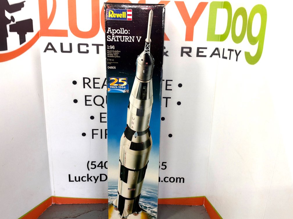 Revell Saturn V 1:96 Scale Model