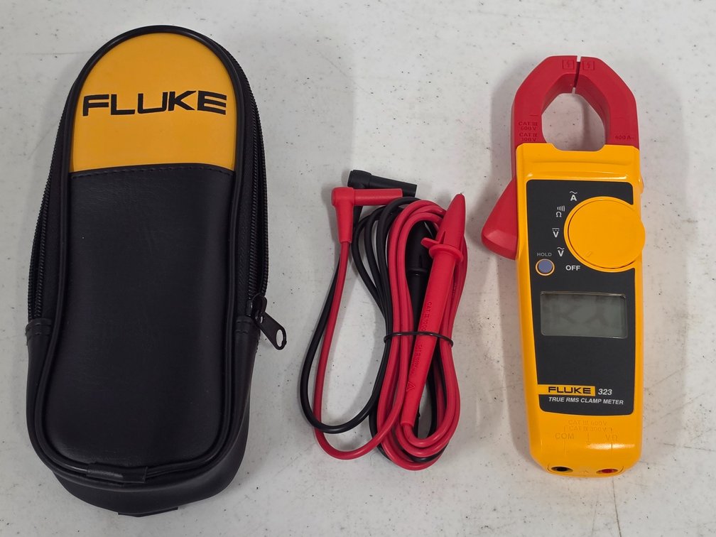 Fluke 323 True RMS Clamp Meter