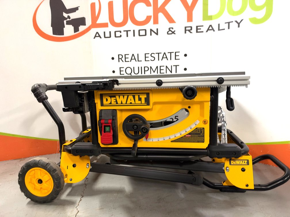 DEWALT DWE7491 10 in Portable Table Saw on Rolling Stand