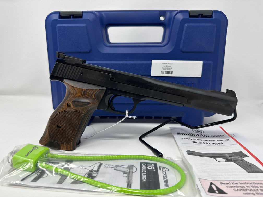 Smith and Wesson Model 41 - .22LR - (1) Magazine - w/ Hard Case - Serial UEK0078