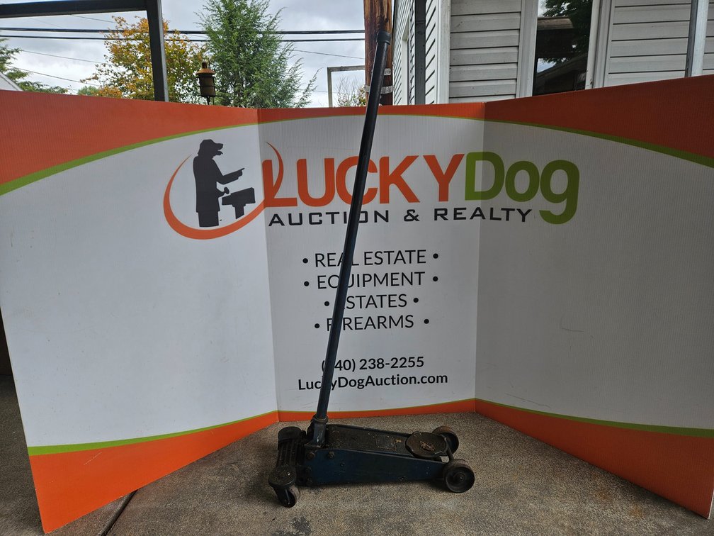 Walker 1-1/4 Ton Floor Jack