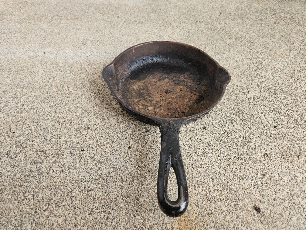 Griswold No.3 6.5" Cast Iron Skillet 