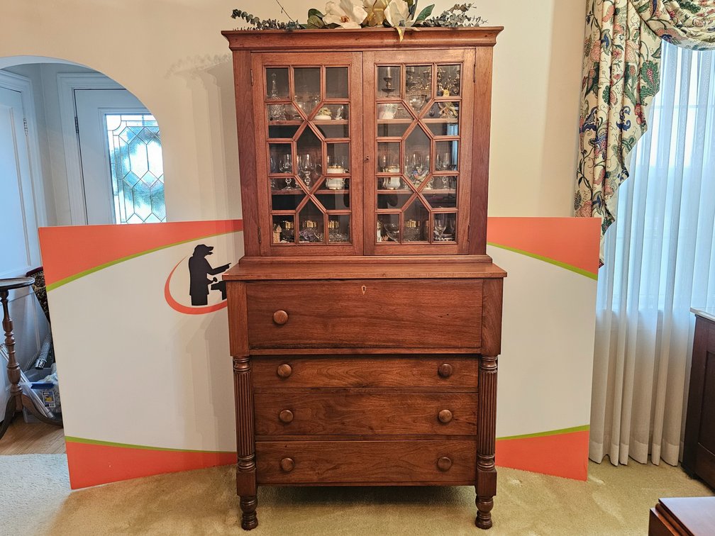 Early 20th Century Antique American Classical Style Cherry Chest of Drawers with Library Top