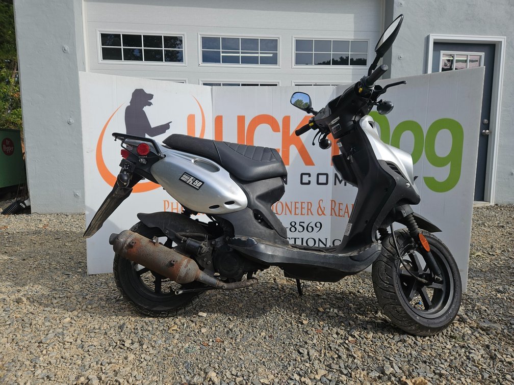 Genuine Scooter Company Rough House 50 Scooter 2 Cycle 11,390 Miles (Ran When Tested)