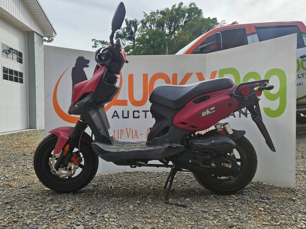 Genuine Scooter Company Rough House 50 Sport Scooter 2 Cycle 8,237 Miles (Ran When Tested Needs Battery)