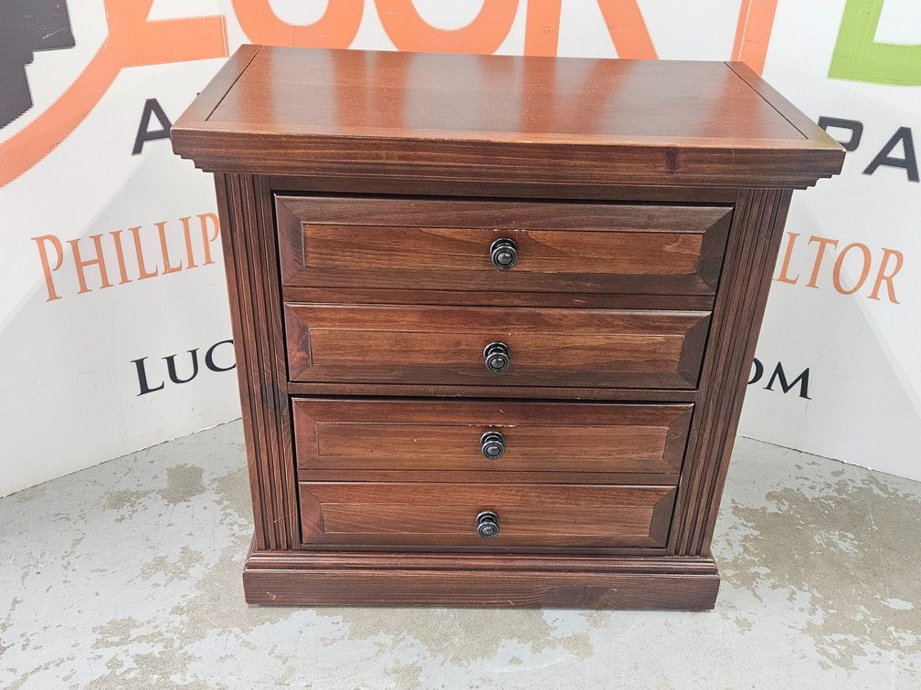 Vaughan Bassett Cherry Finish Chest Of Drawers - Measures 29" Tall × 29" Wide × 16" Deep 