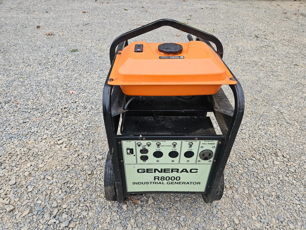 Generac R8000 Industrial Generator 16hp. Briggs and Stratton Engine New Carburetor and Fuel Filter Electric/Pull Start Needs New Battery (Ran When Tested)
