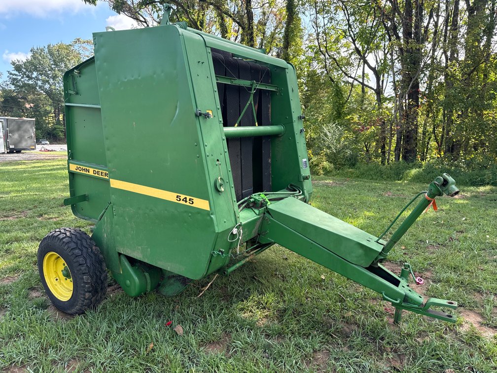John Deere 545 Round Baler 