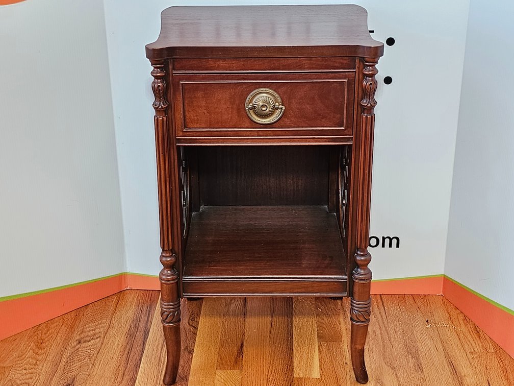 Mahogany Drexel Nightstand - Measures 29.5" Tall x 17.5" Wide x 15" Deep
