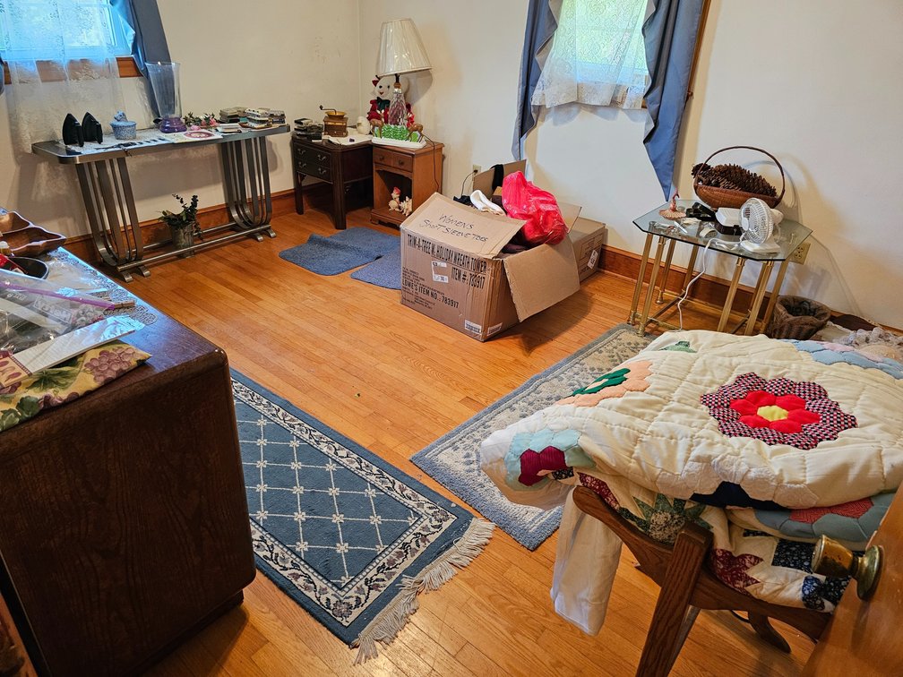 Upstairs Bedroom Contents 
