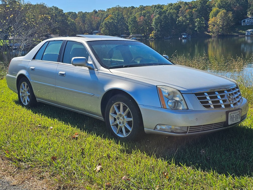 2010 Cadillac DTS - 108,837 Miles - Runs/Drives - Clear Title - VIN# 1G6KD5EY1AU104616