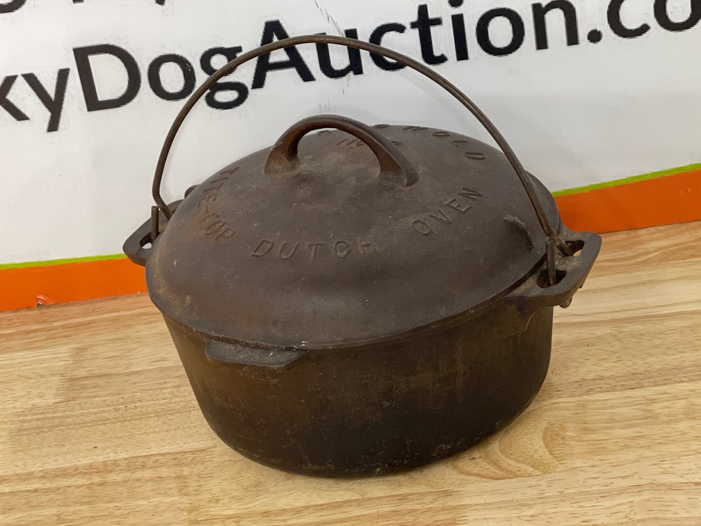 Griswold No 7 Tile-Top Dutch Oven