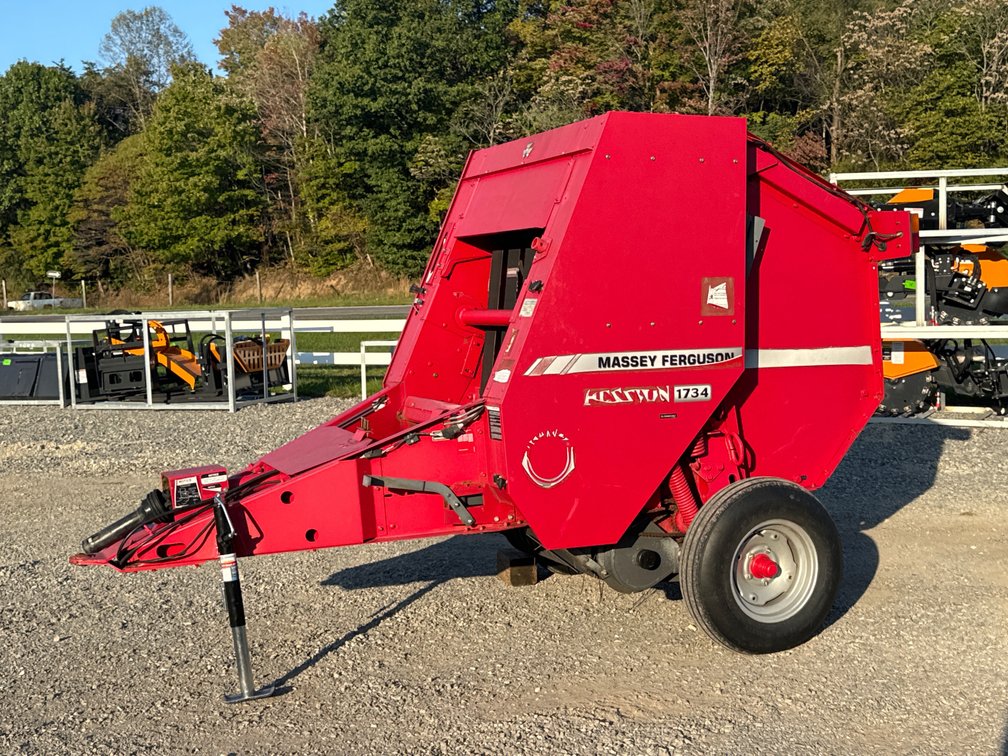 Massey Ferguson Hesston 1734 Round Baler 