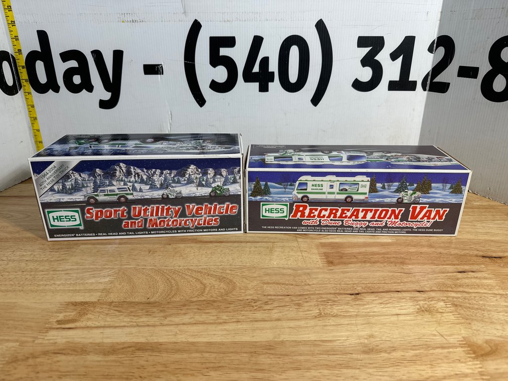 Hess SUV and Motorcycles - Hess Recreation Van with Dune Buggy and Motorcycle