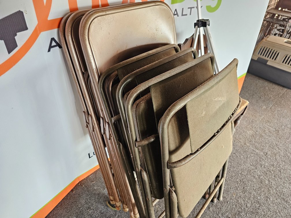 8 Metal Foldout Chairs - Field Easel - Wood Chair
