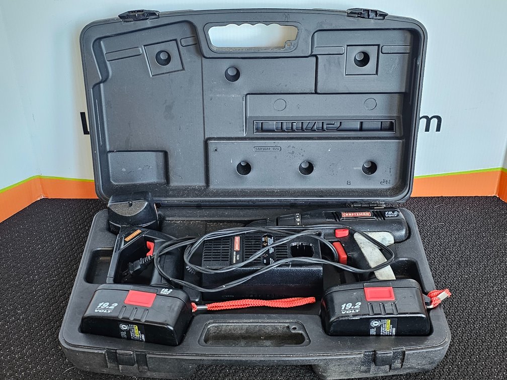 Craftsman 19.2-Volt Cordless Drill and Flashlight - 2 Batteries - Charger - Case Included 