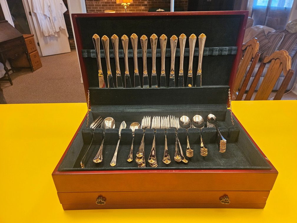 Towle Silverware Set W/Wooden Case (63 Pieces Included) 