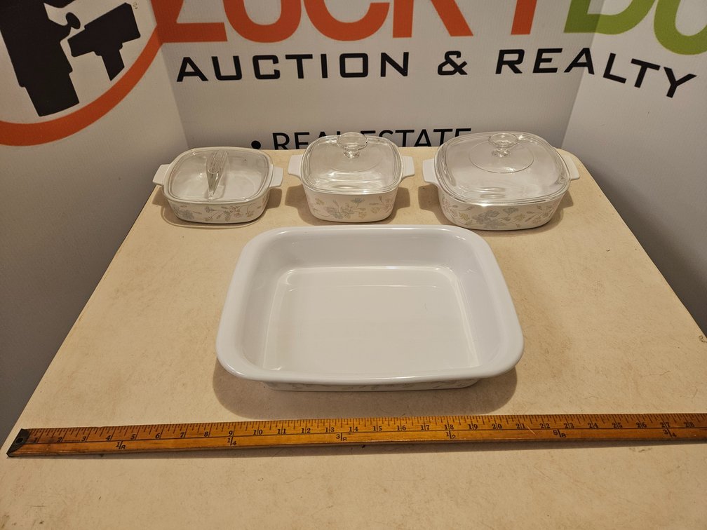 Corning Ware Casserole Dishes W/Lids (4 Included)