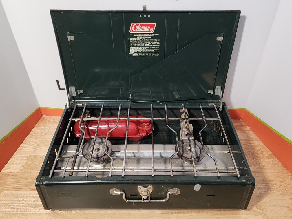 Coleman 413H 2 Burner Stove 