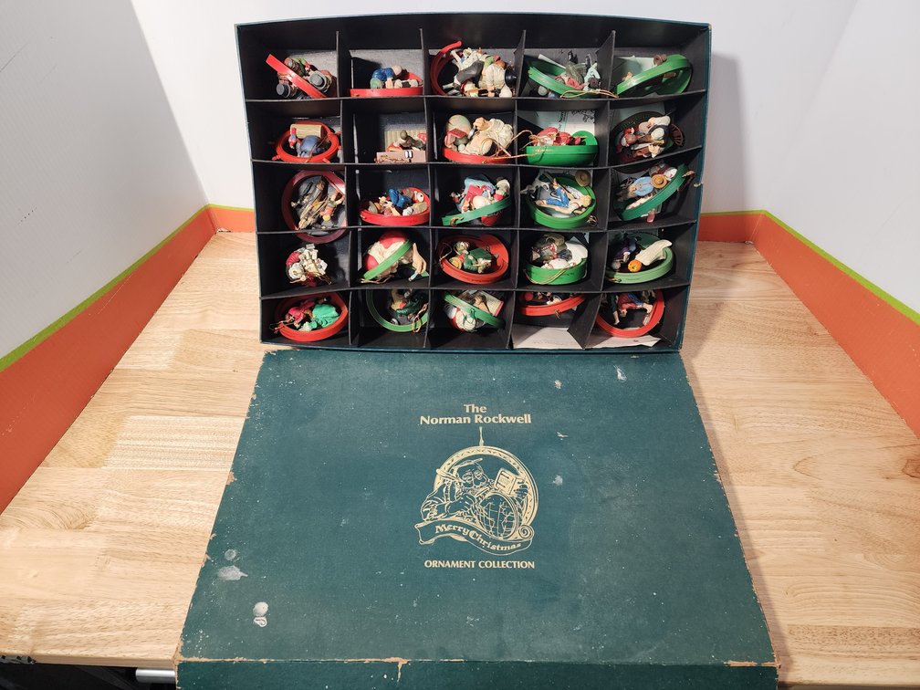 Norman Rockwell Merry Christmas Ornament Collection (25) Included 