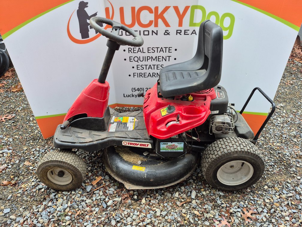 Troy-Bilt 10.5hp. 30" Cut Riding Mower Runs - Drives and Cuts (Needs Battery Will Start W/Jump Box)