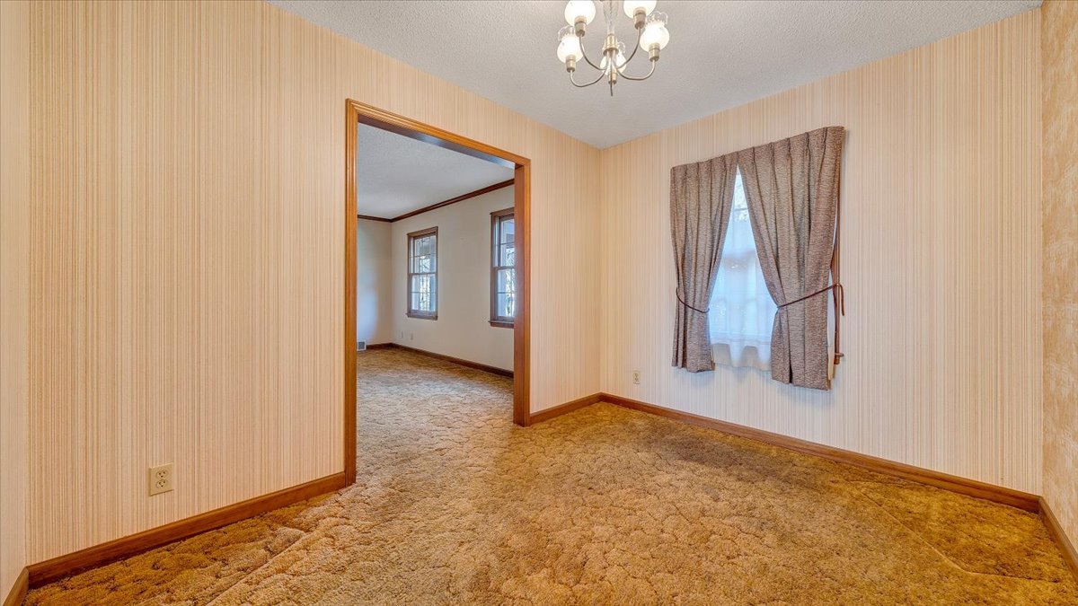 Image for 155 Oxford Circle Real Estate Auction
