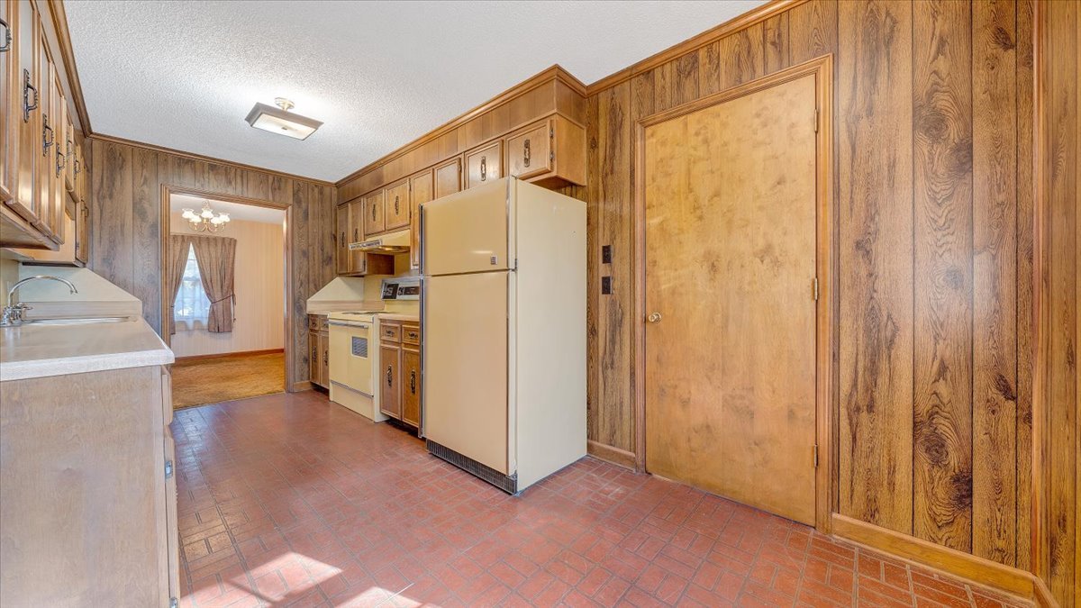 Image for 155 Oxford Circle Real Estate Auction