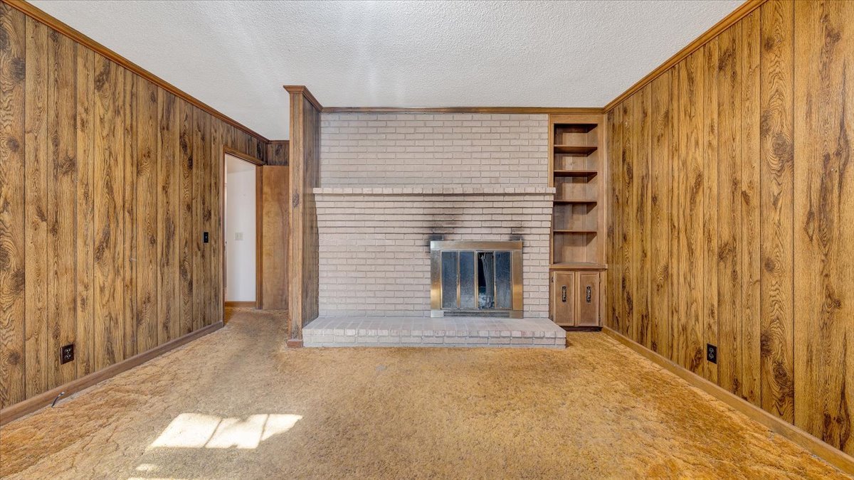 Image for 155 Oxford Circle Real Estate Auction