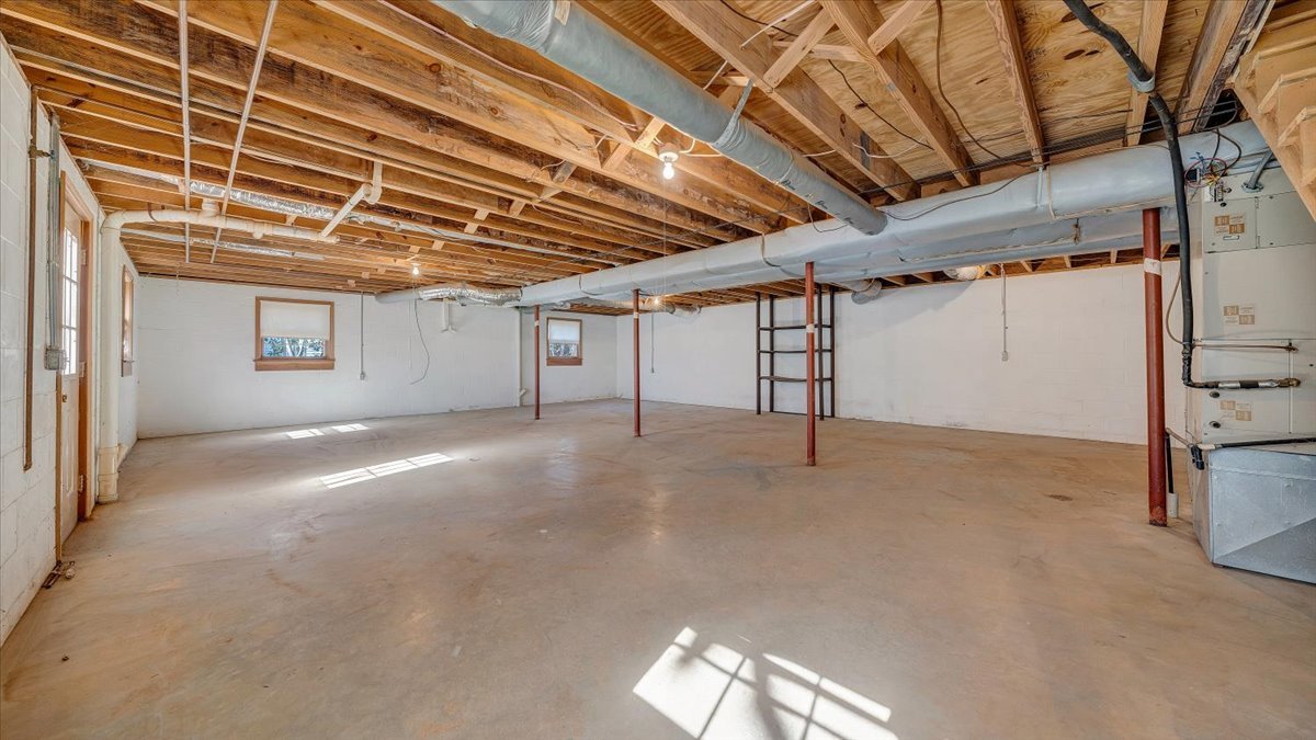 Image for 155 Oxford Circle Real Estate Auction