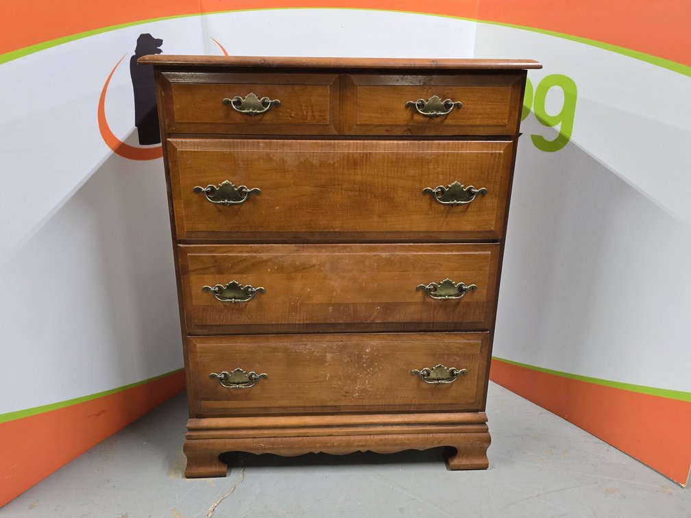 Chest of Drawers - 5 Drawers - 42" T x 32" W x18" D