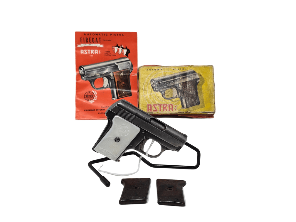 Astra Firecat .25 Auto - w/ Box and Paperwork - (2) Sets of Grips - Serial 686790