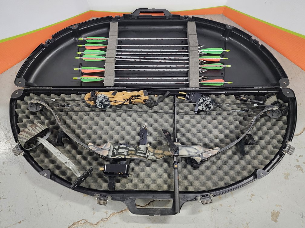 Bear Whitetail Legend Bow w/ Hard Bow Case and Accessories 