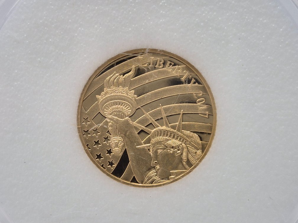 2017 Cook Islands 1/10oz. .24 Pure Gold 5 Dollar Statue Of Liberty Coin W/Plastic Case 
