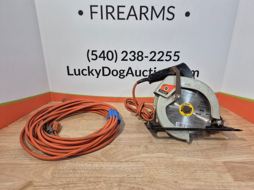 Black and Decker 7-1/4" Circular Saw and Extension Cord