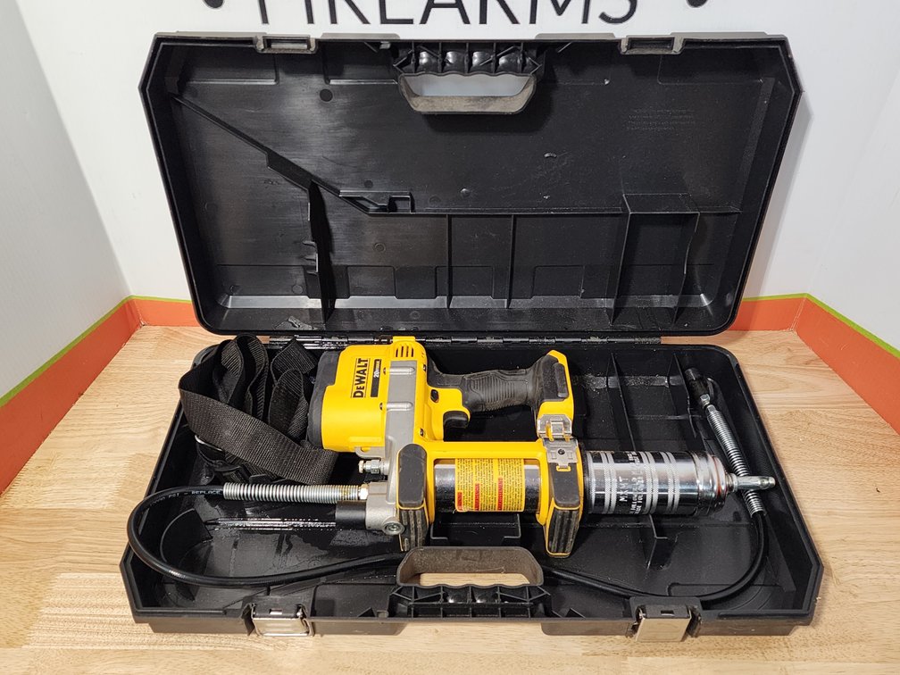 Dewalt 20V Max DCGG571 Cordless Greese Gun w/ Hard Case 