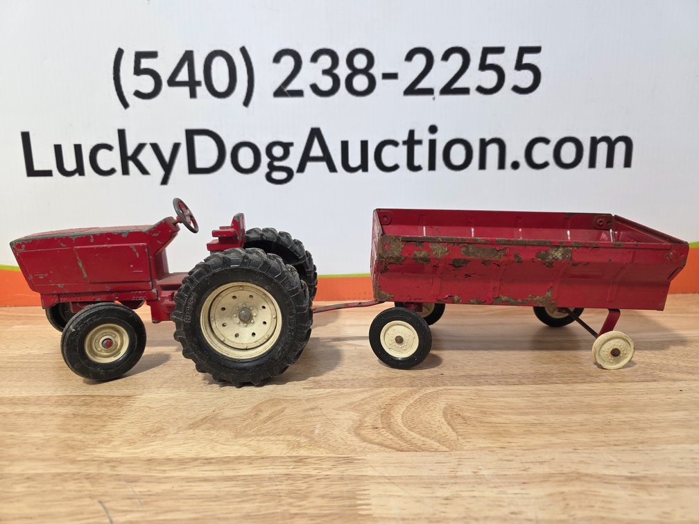 Vintage Erytl Die Cast Tractor w/ Vintage Ertyl Pull Behind Wagon