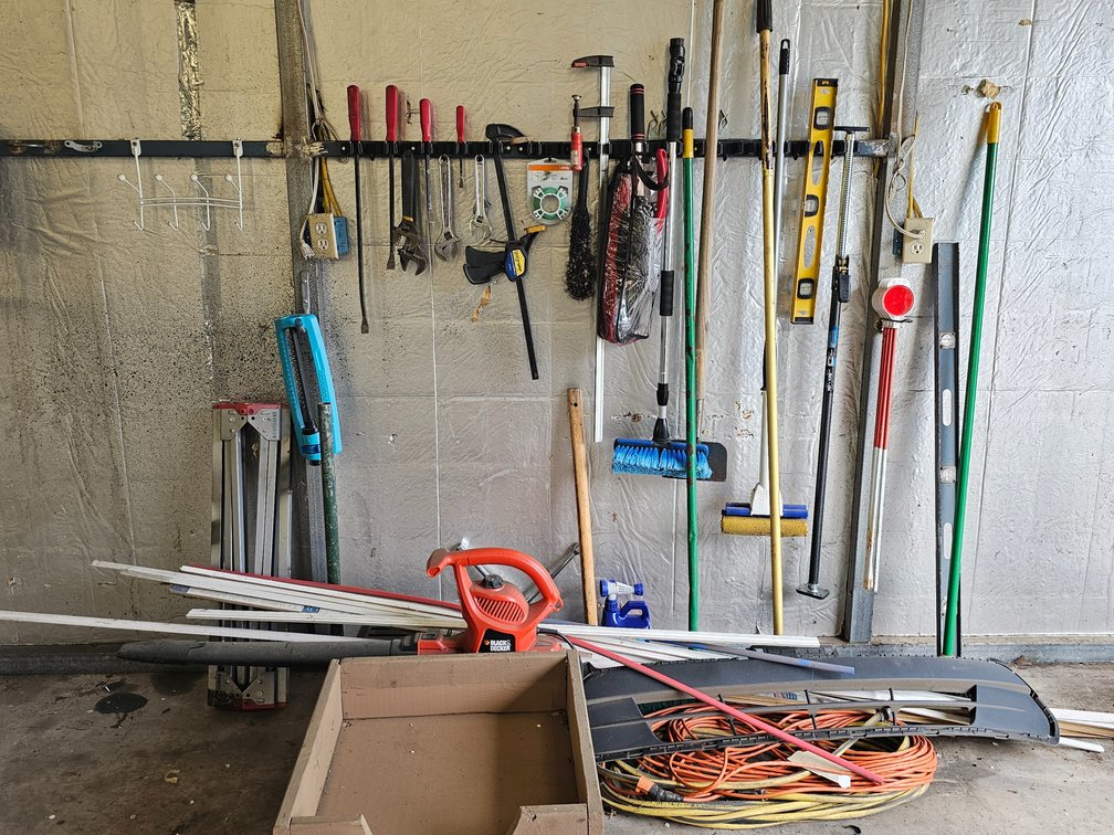 Wall/Floor Contents - Must Take All