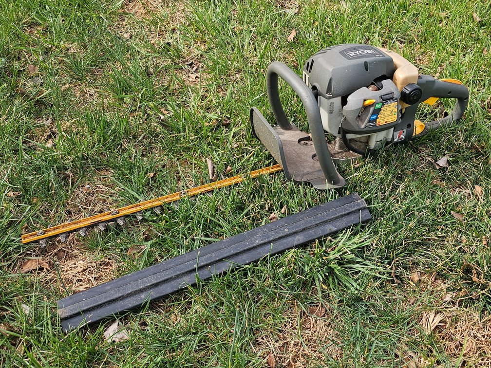 Ryobi HT26 Gas-Powered Hedge Trimmer