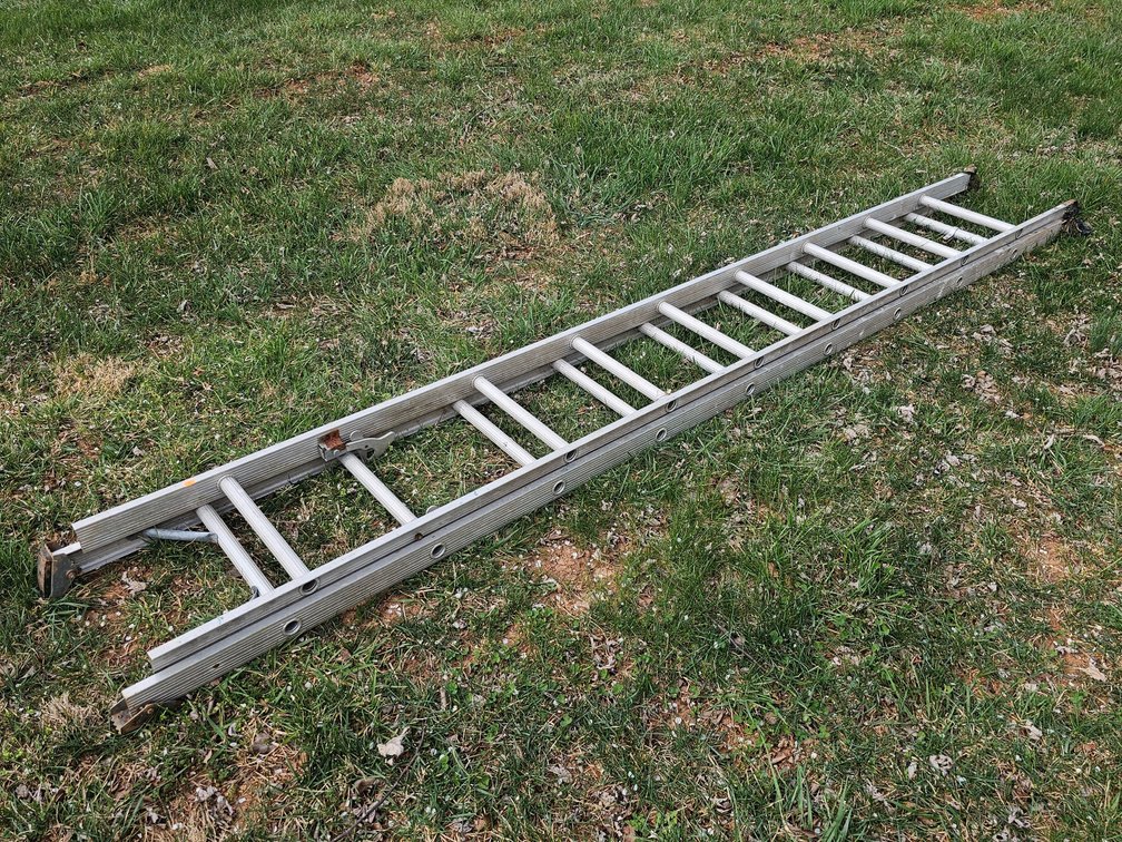 18' Aluminum Extension Ladder