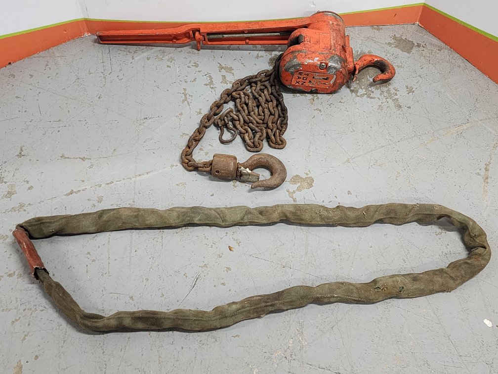 CM 1.5 Ton Chain Hoist and Lifting Sling 