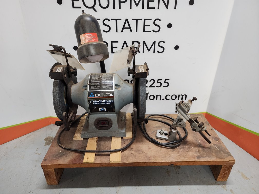 Delta 8" Bench Grinder w/ Flexible Lamp 
