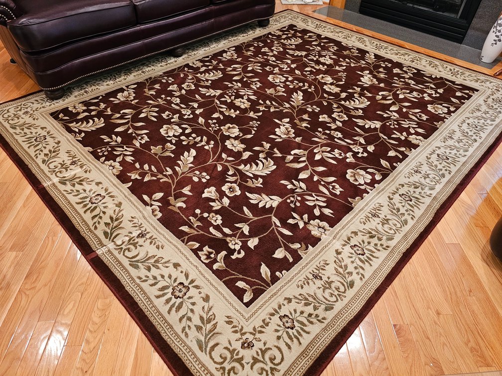 Classique Collection Area Rug - Measures 7'6" x 9'5"