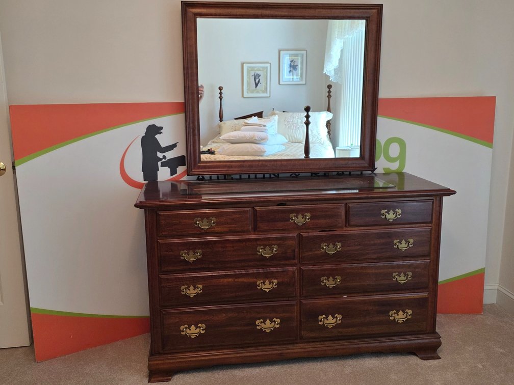 Dresser w/ Mirror 