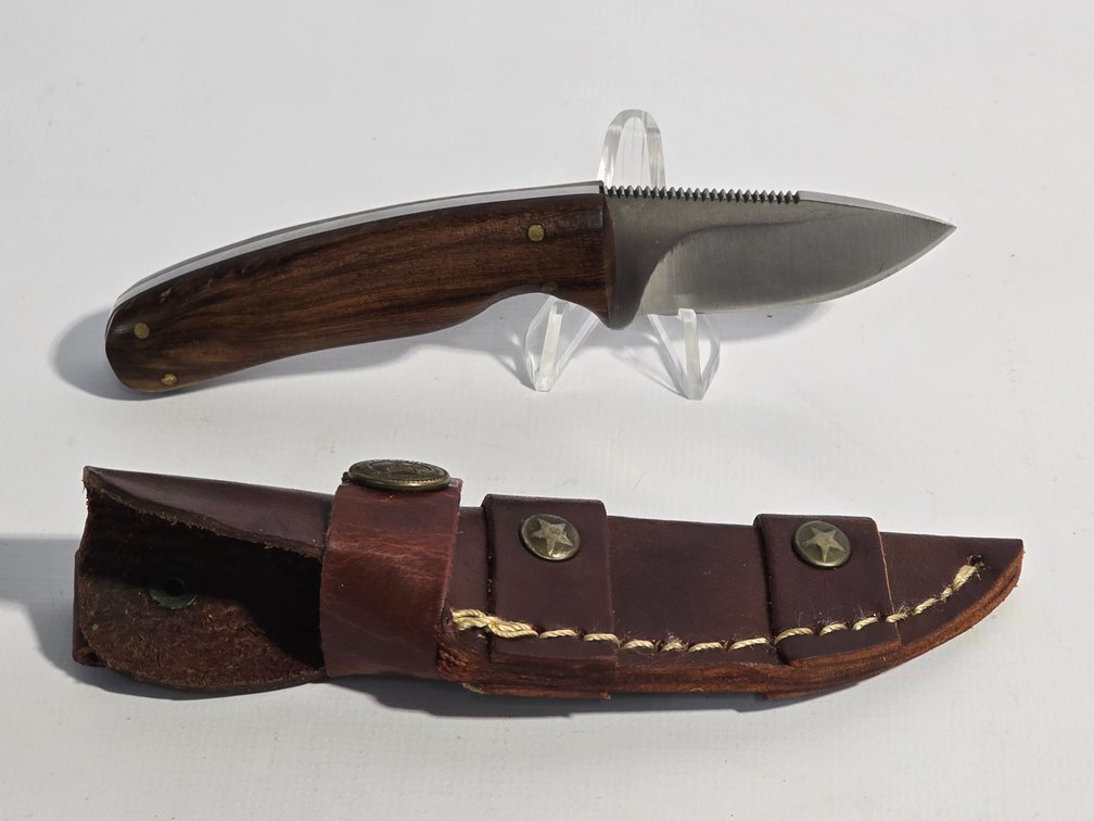 Handcrafted Fixed Blade Knife w/ Leather Sheath